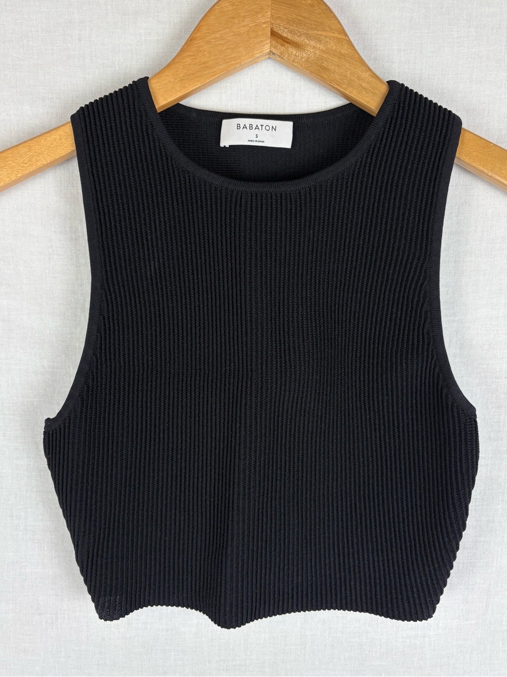 Aritzia Babaton Sculpt Knit Racer High Neck Crop Tank Black Size S